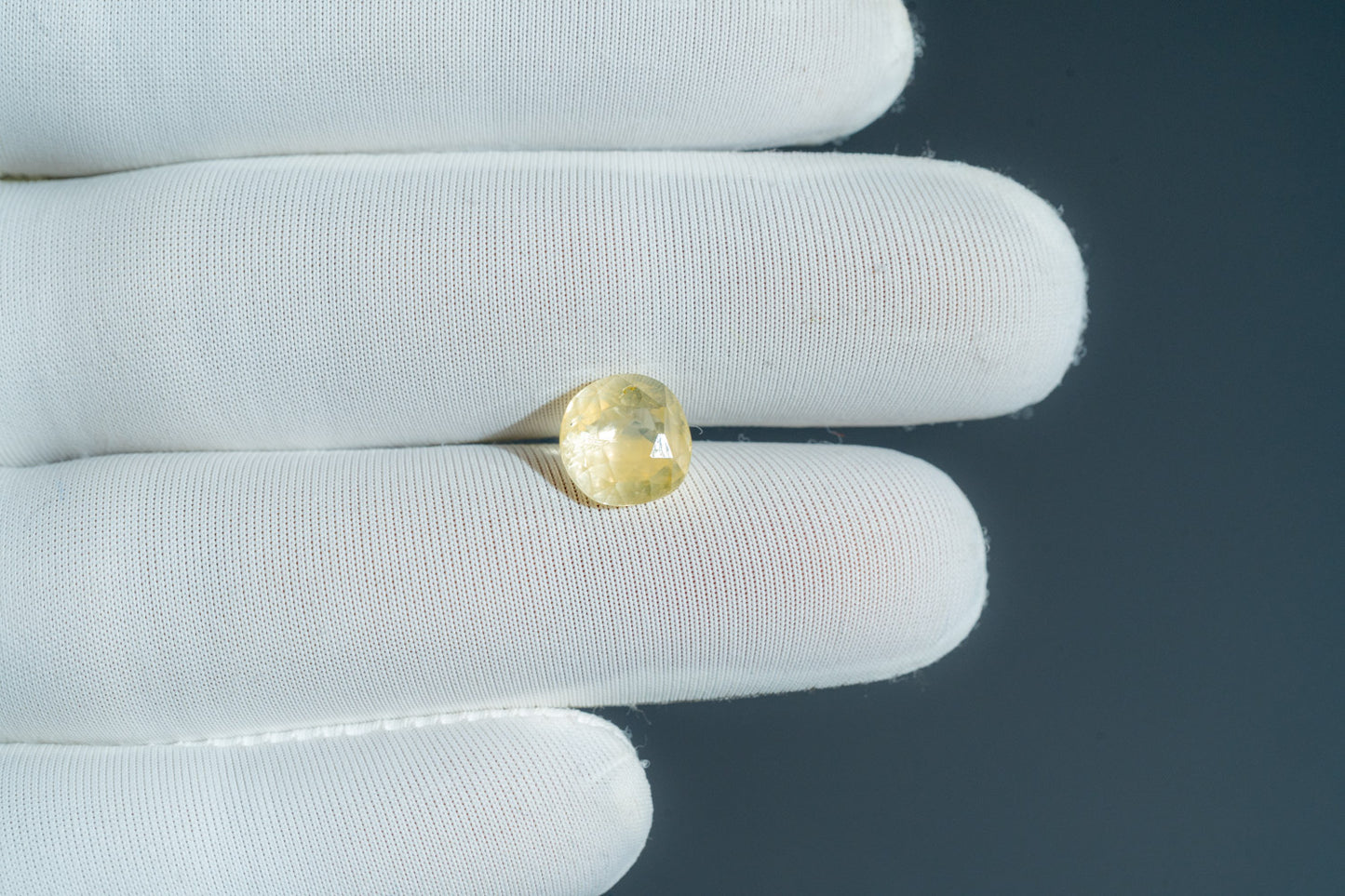 NATURAL YELLOW SAPPHIRE-4.52CARAT