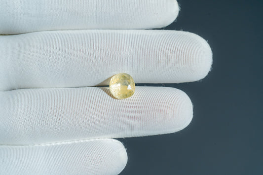 NATURAL YELLOW SAPPHIRE-4.52CARAT
