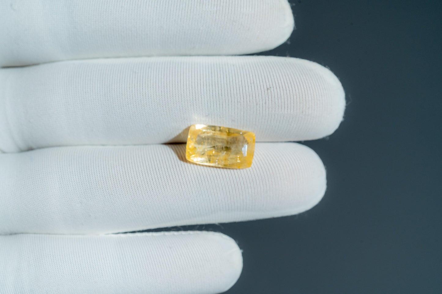 NATURAL YELLOW SAPPHIRE-6.74CARAT