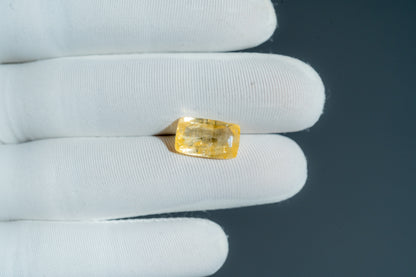 NATURAL YELLOW SAPPHIRE-6.74CARAT
