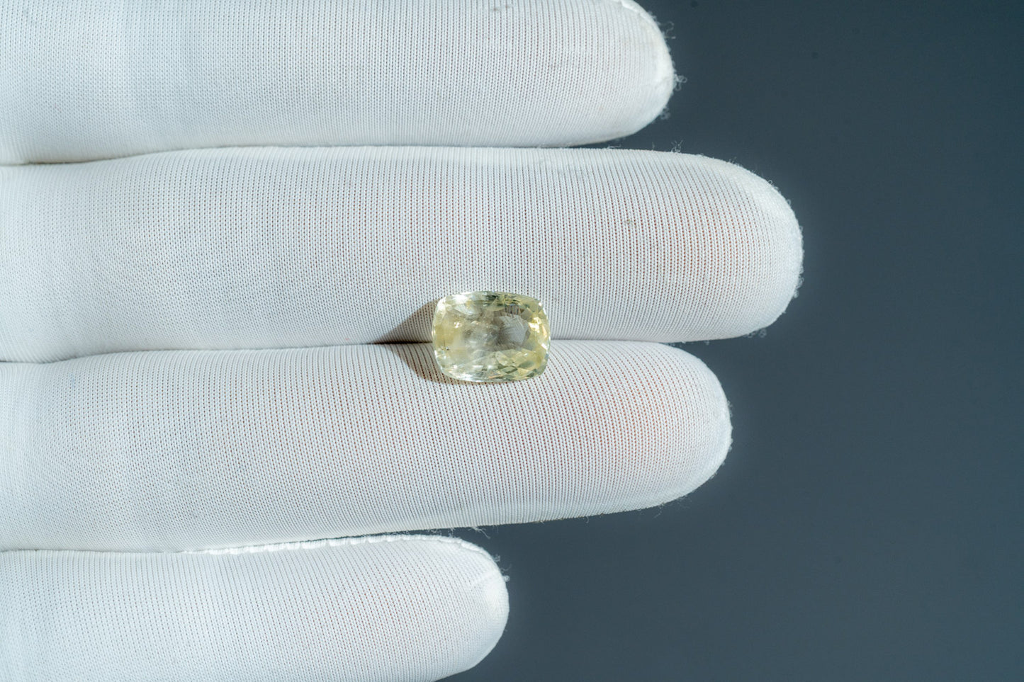 NATURAL YELLOW SAPPHIRE-4.77CARAT