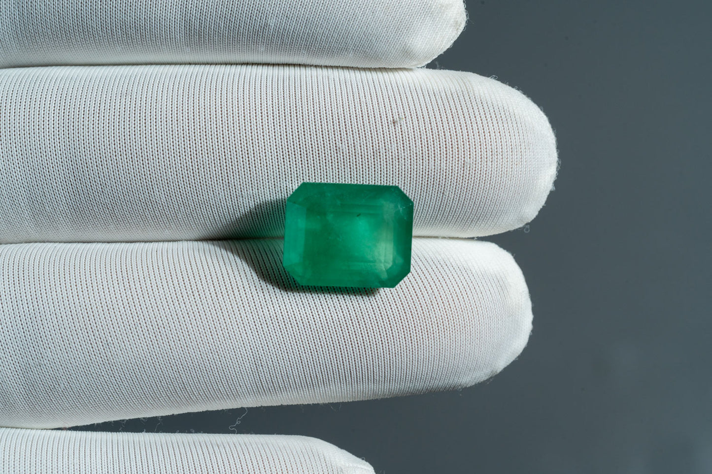 NATURAL EMERALD- 7.67CARAT