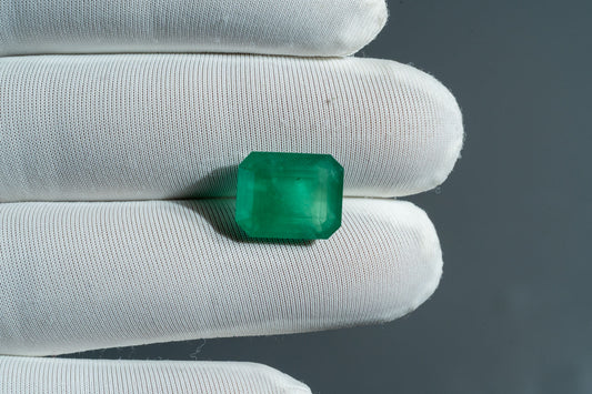 NATURAL EMERALD- 7.67 CARAT