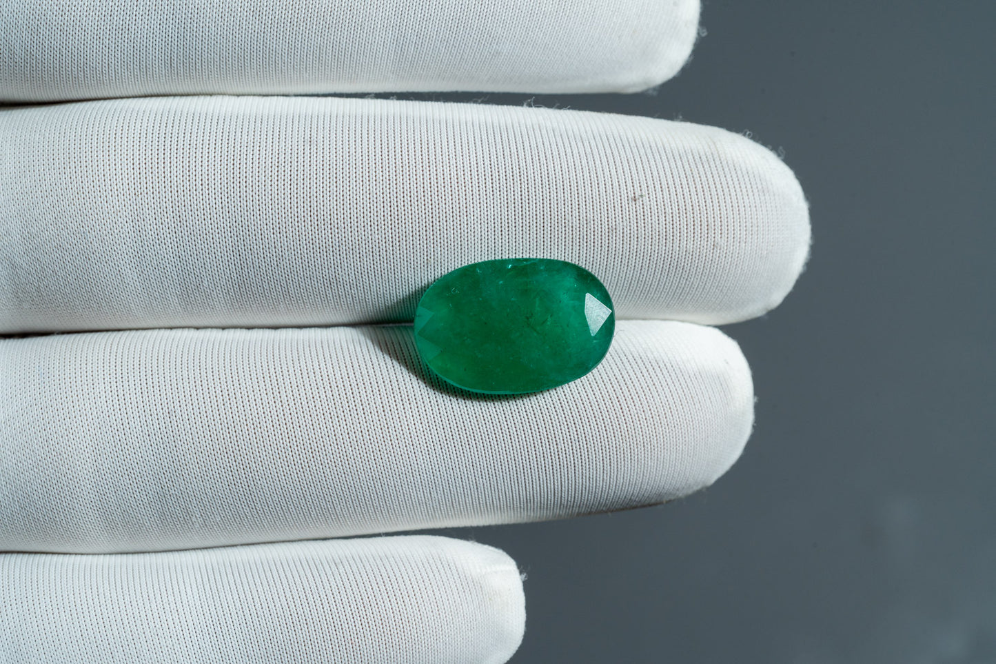 NATURAL EMERALD-8.23CARAT