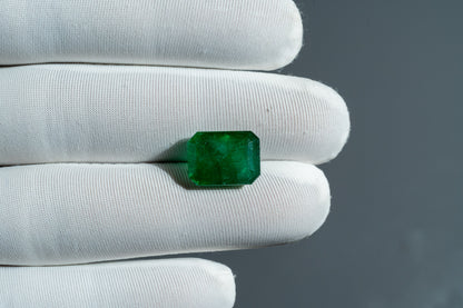NATURAL EMERALD-8.18CARAT