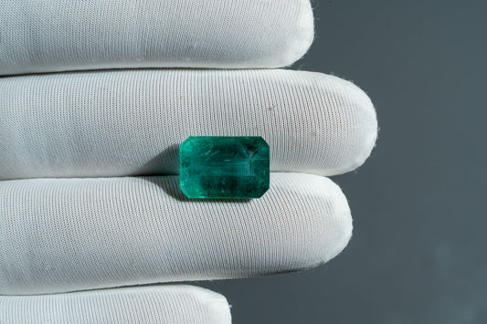 NATURAL EMERALD-7.66 CARAT