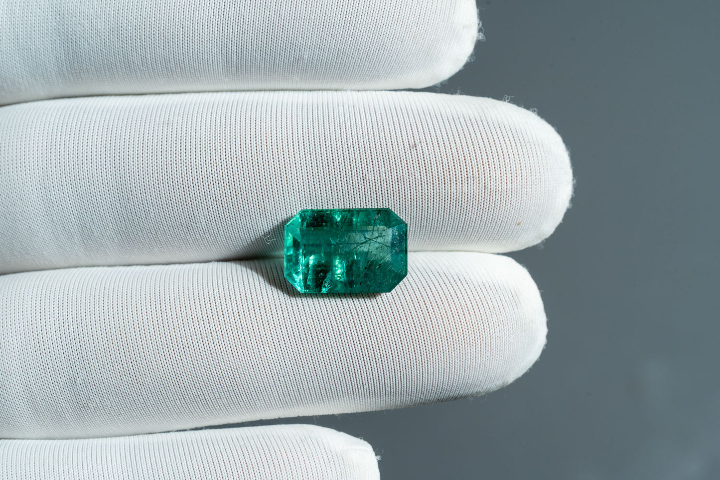 NATURAL EMERALD-5.07CARAT
