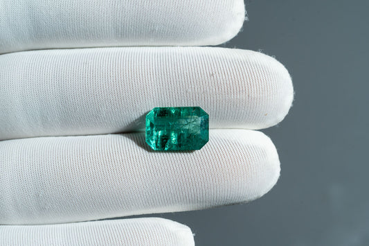 NATURAL EMERALD-5.07 CARAT