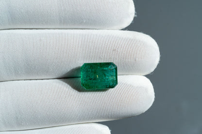 NATURAL EMERALD-8.18CARAT