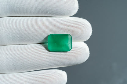 NATURAL EMERALD-6.94CARAT