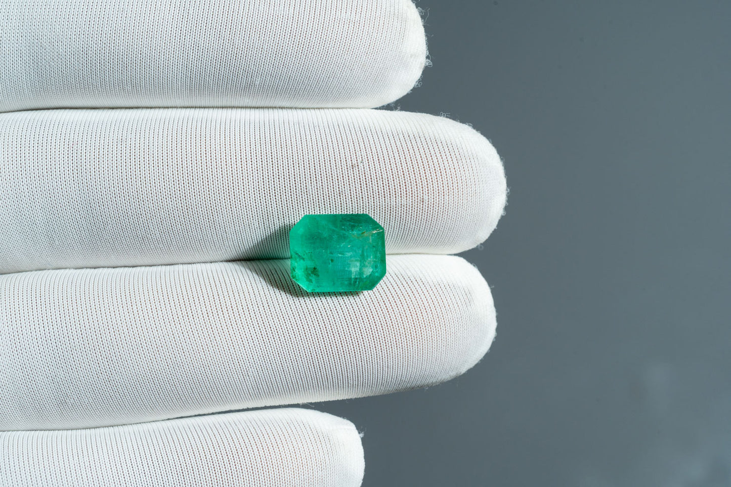 NATURAL EMERALD-4.35CARAT