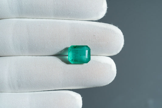 NATURAL EMERALD-5.43 CARAT