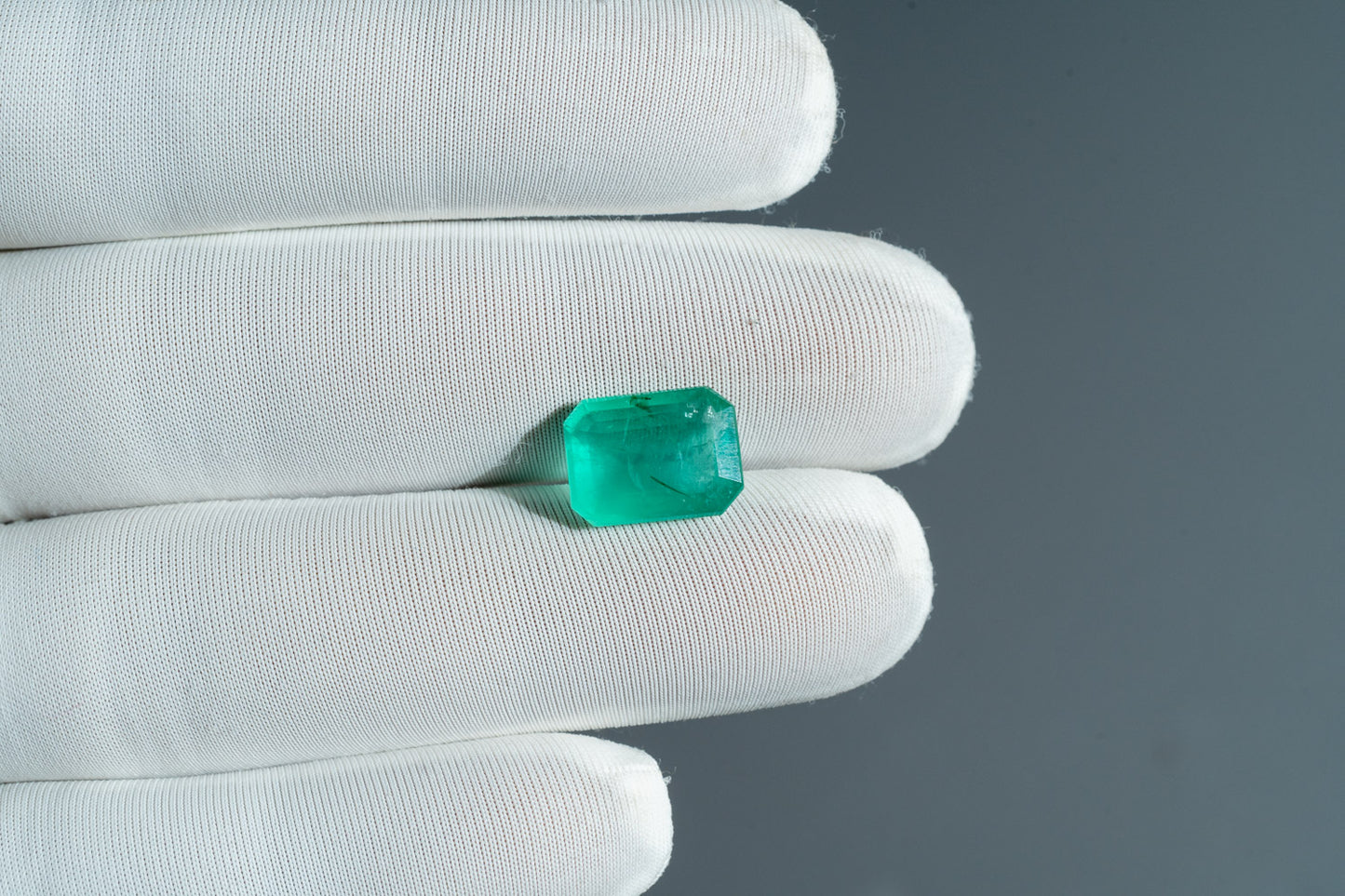 NATURAL EMERALD-4.89CARAT