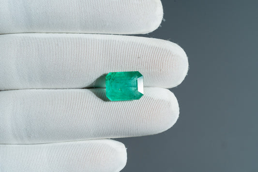 NATURAL EMERALD-5.52 CARAT