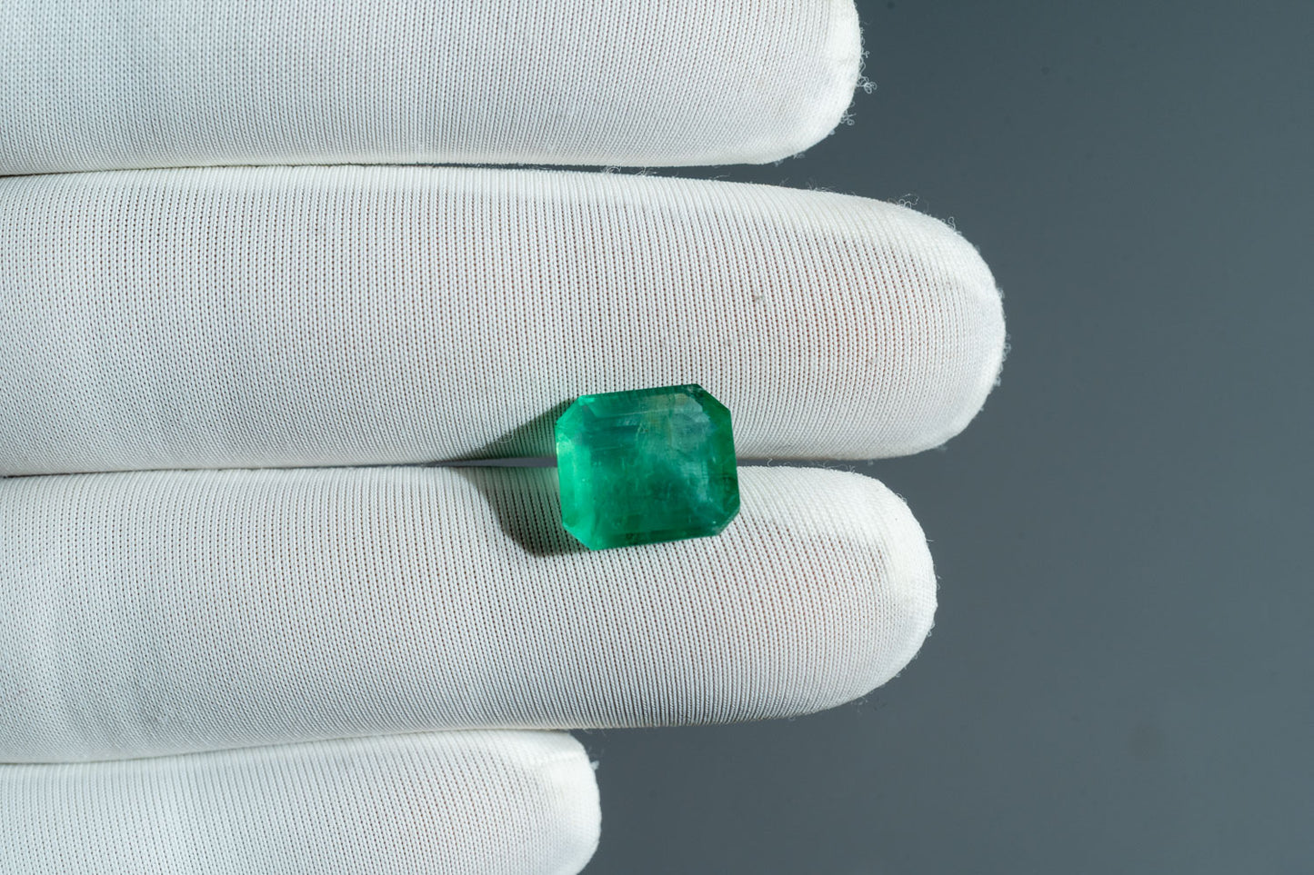 NATURAL EMERALD-4.90CARAT