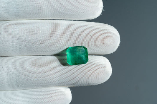 NATURAL EMERALD-4.90 CARAT