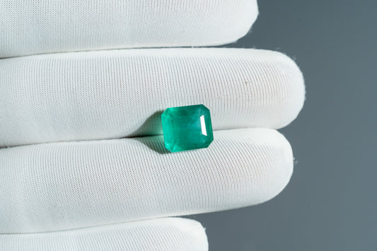 NATURAL EMERALD-4.64 CARAT