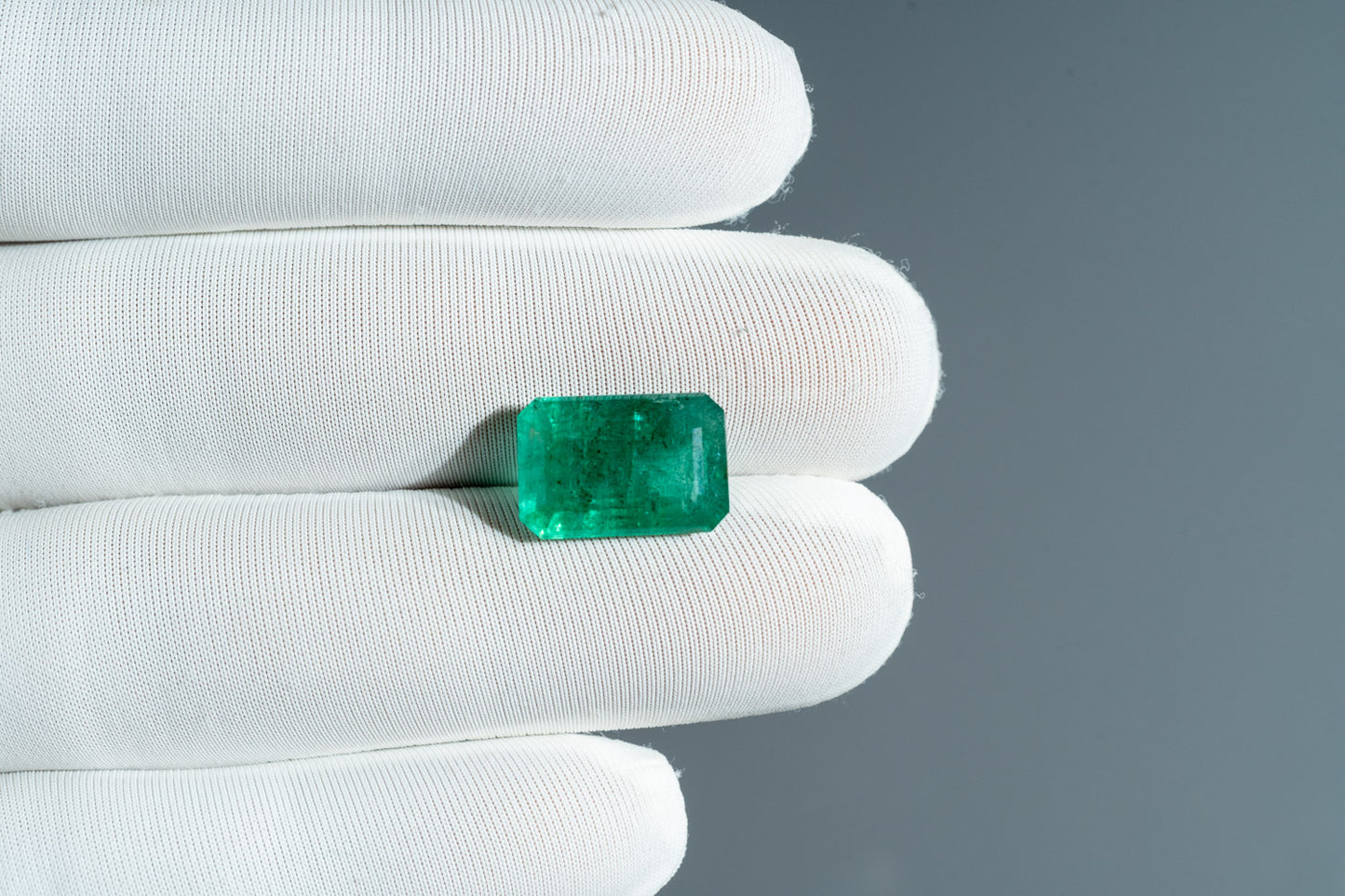 NATURAL EMERALD-7.58CARAT