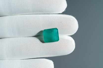 NATURAL EMERALD-7.32CARAT