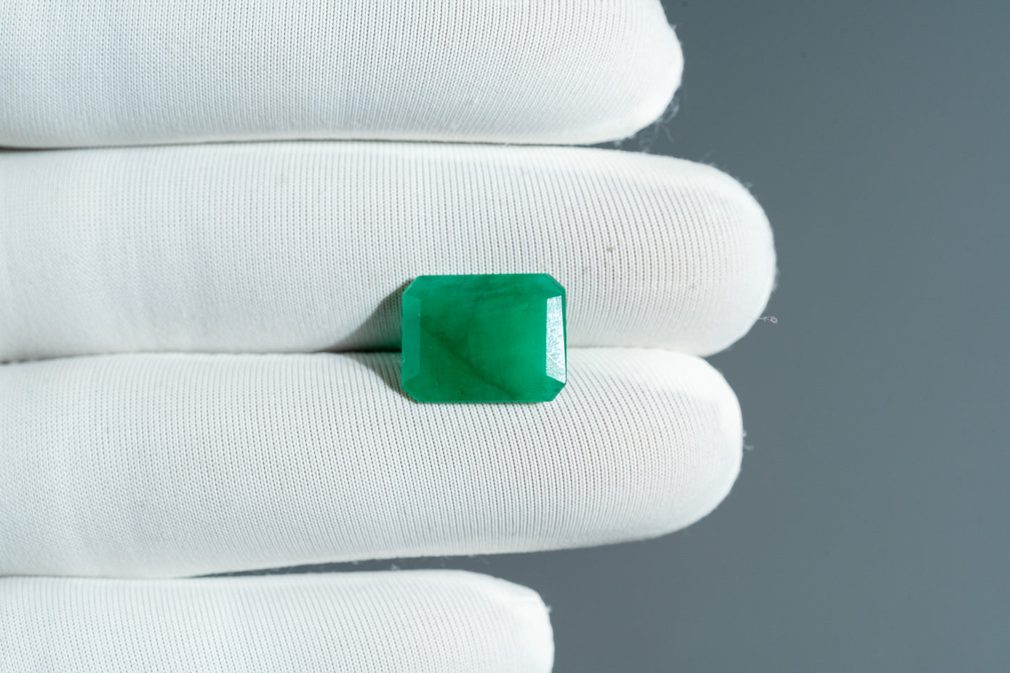 NATURAL EMERALD-5.83CARAT