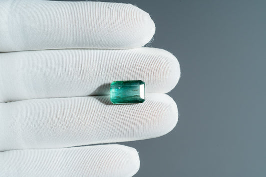 NATURAL EMERALD-5.99 CARAT