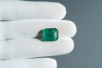 NATURAL EMERALD-10.28CARAT