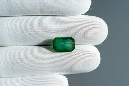 NATURAL EMERALD-5.64CARAT