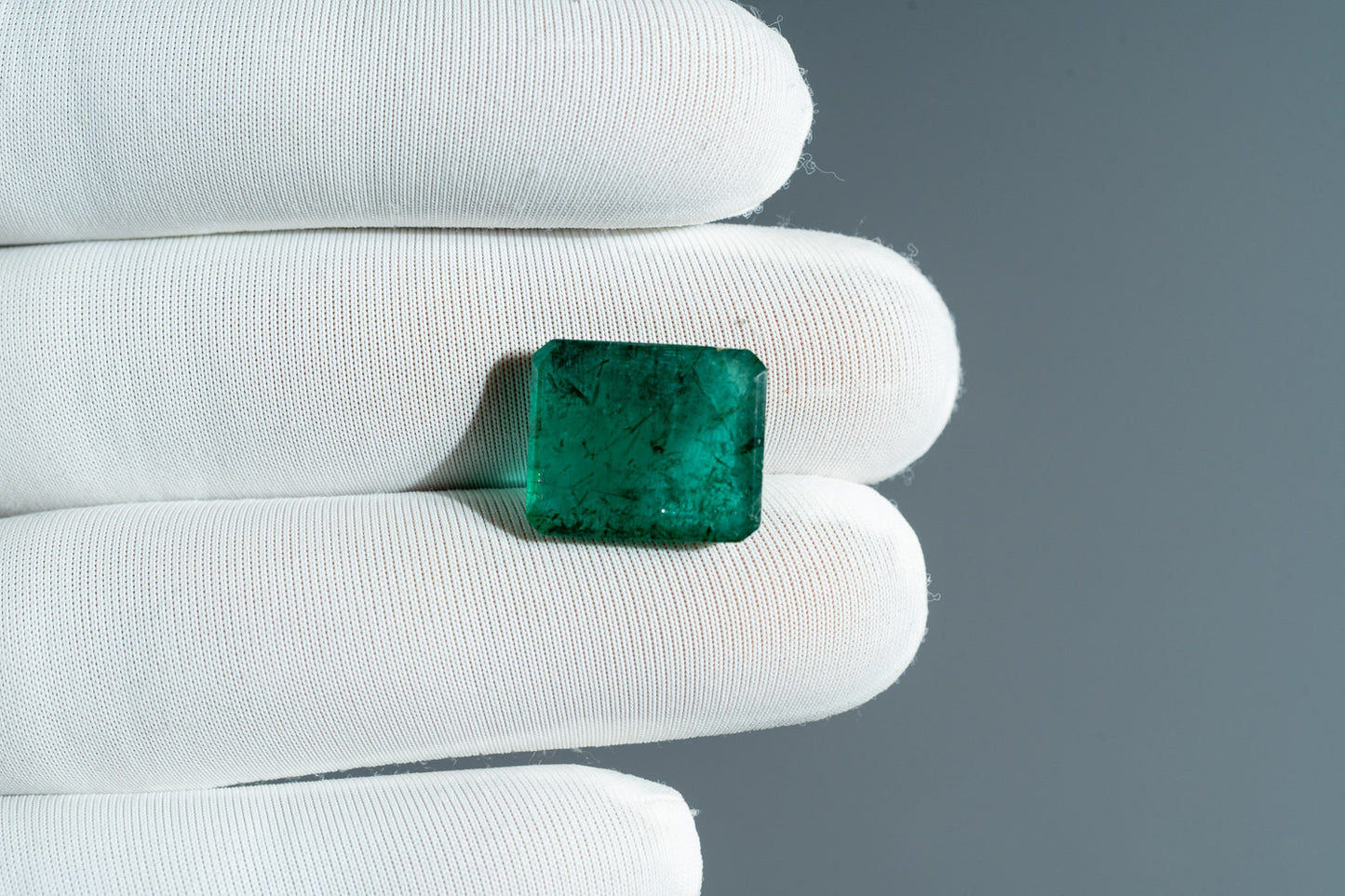 NATURAL EMERALD-10.96CARAT