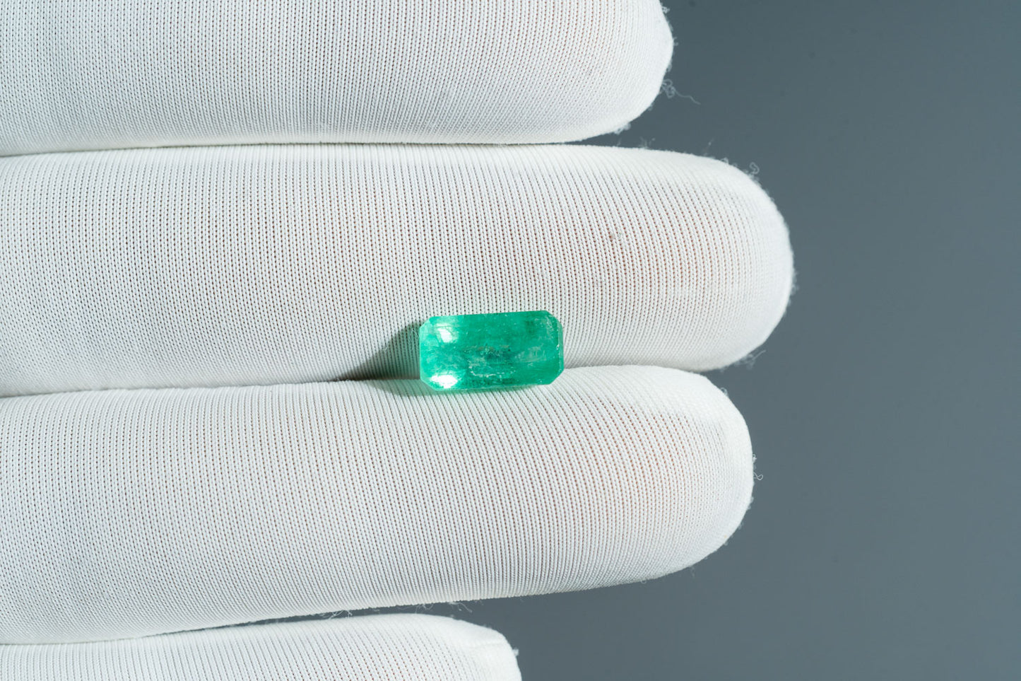NATURAL EMERALD-2.67CARAT