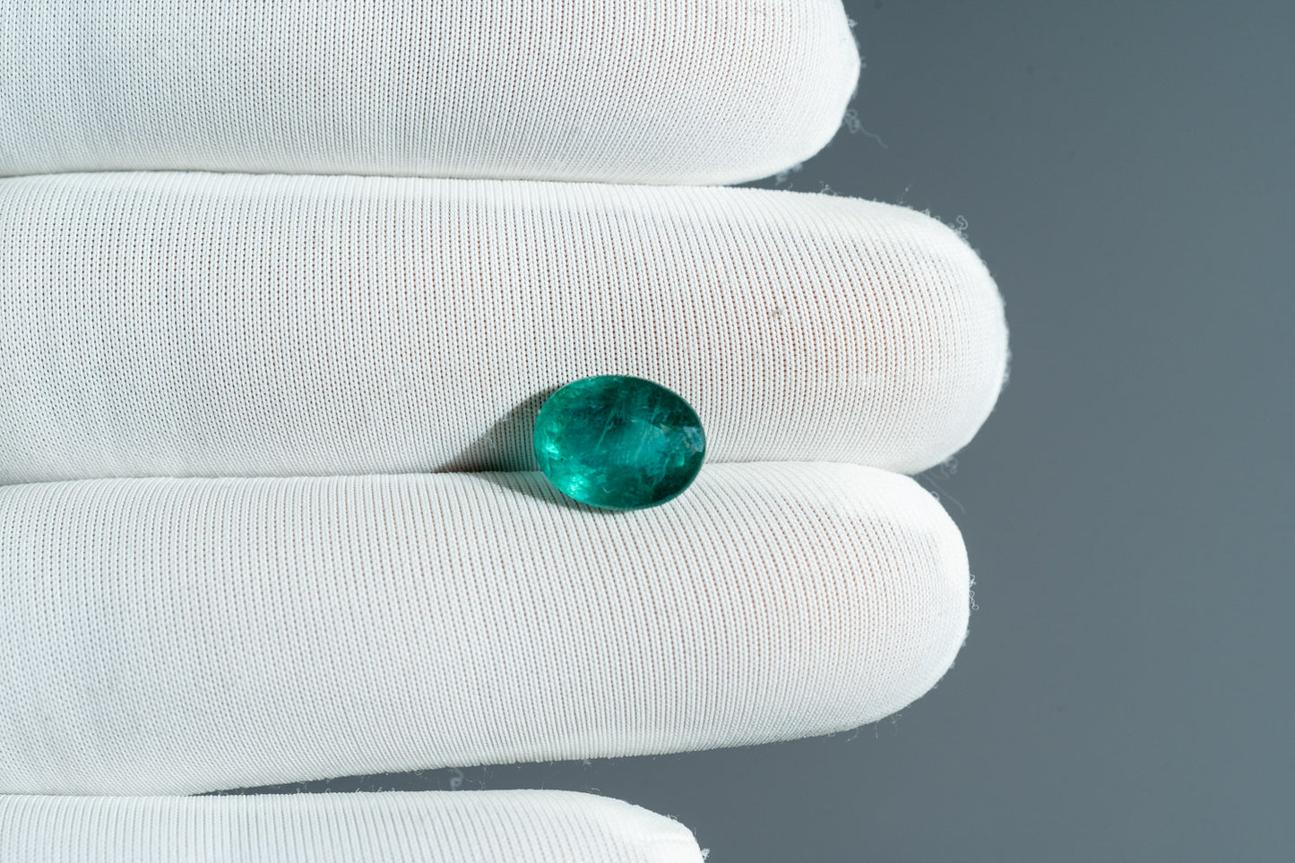 NATURAL EMERALD-2.88CARAT