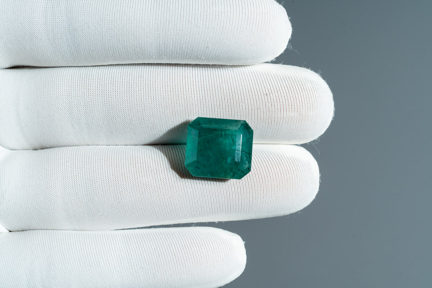 NATURAL EMERALD-11.87CARAT
