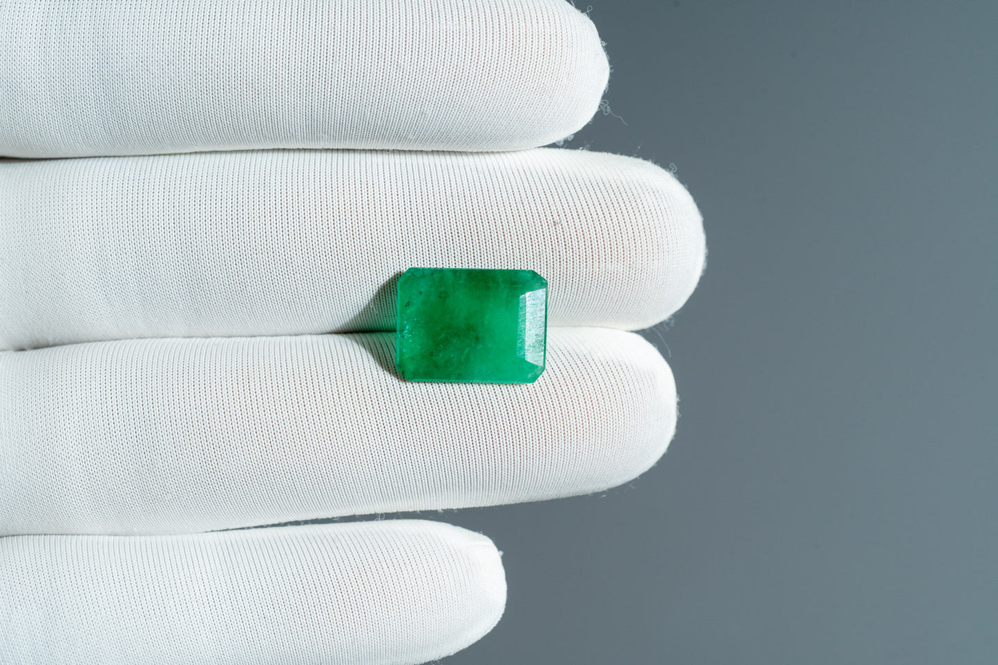 NATURAL EMERALD-6.06CARAT
