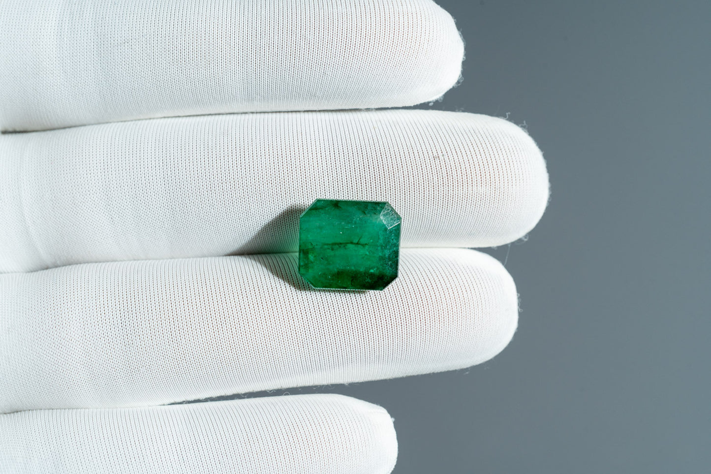 NATURAL EMERALD-7.49CARAT