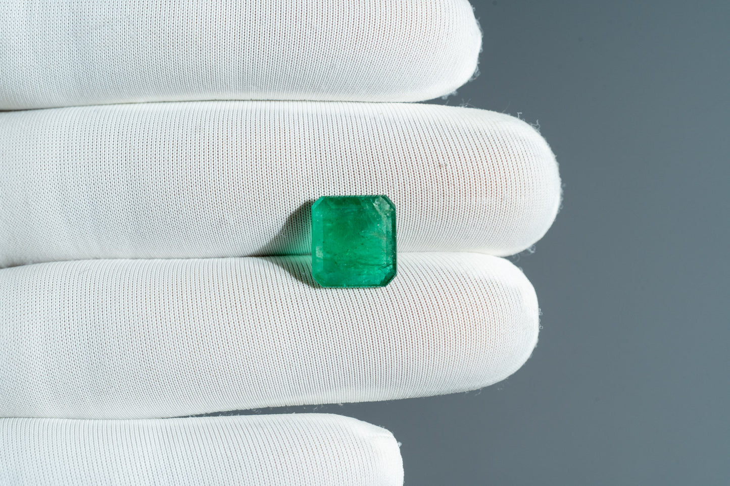 NATURAL EMERALD-3.74CARAT