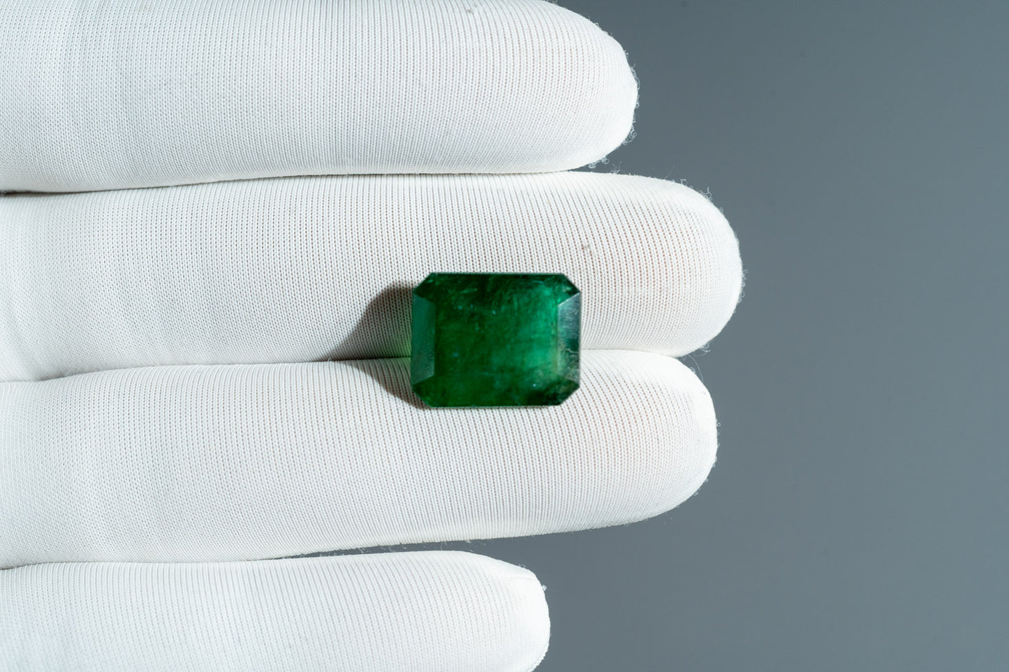 NATURAL EMERALD-10.27CARAT