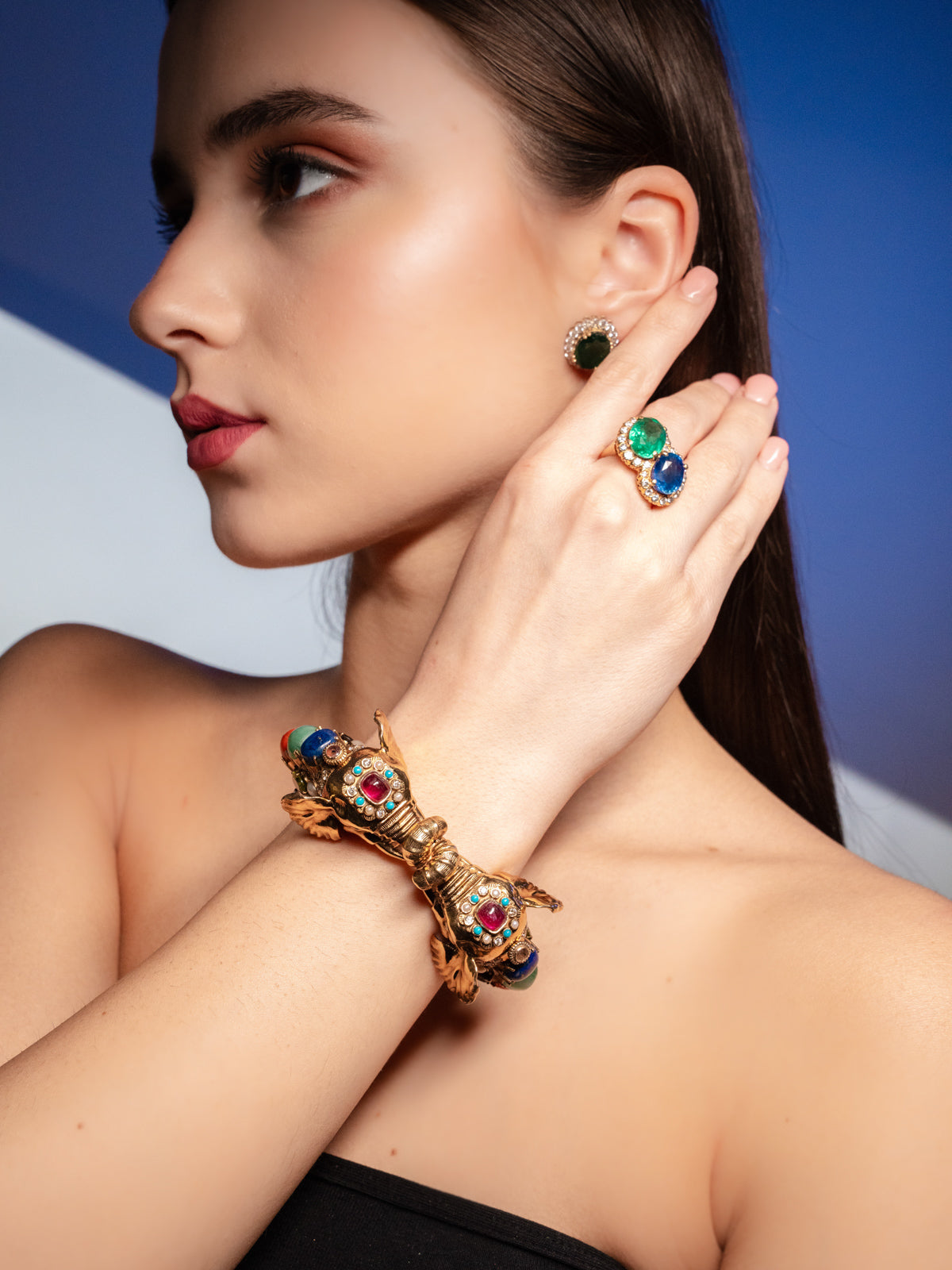 Twin-Elephant Gemstone Bangle