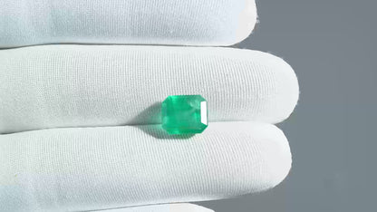 NATURAL EMERALD-4.94CARAT