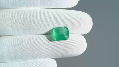NATURAL EMERALD-4.90CARAT