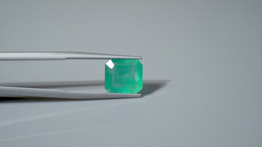NATURAL EMERALD-4.64CARAT