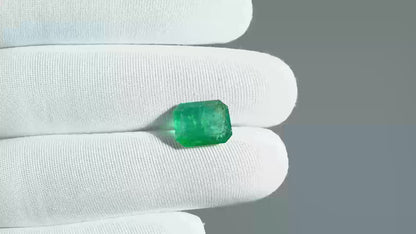 NATURAL EMERALD-5.04CARAT