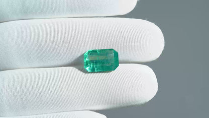 NATURAL EMERALD-5.07CARAT