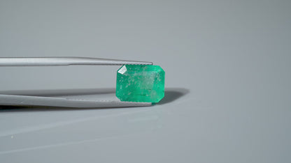 NATURAL EMERALD-5.64CARAT