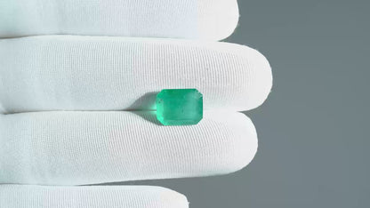 NATURAL EMERALD-5.43CARAT