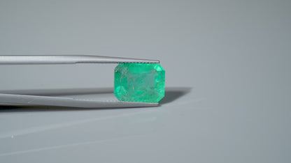 NATURAL EMERALD-5.52CARAT