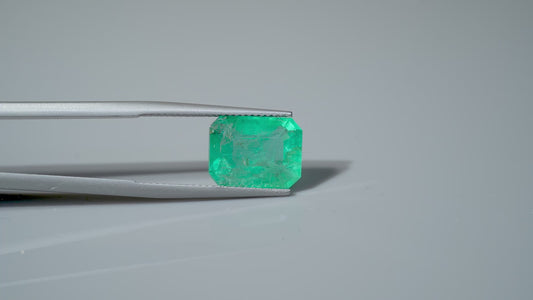 NATURAL EMERALD-5.52CARAT